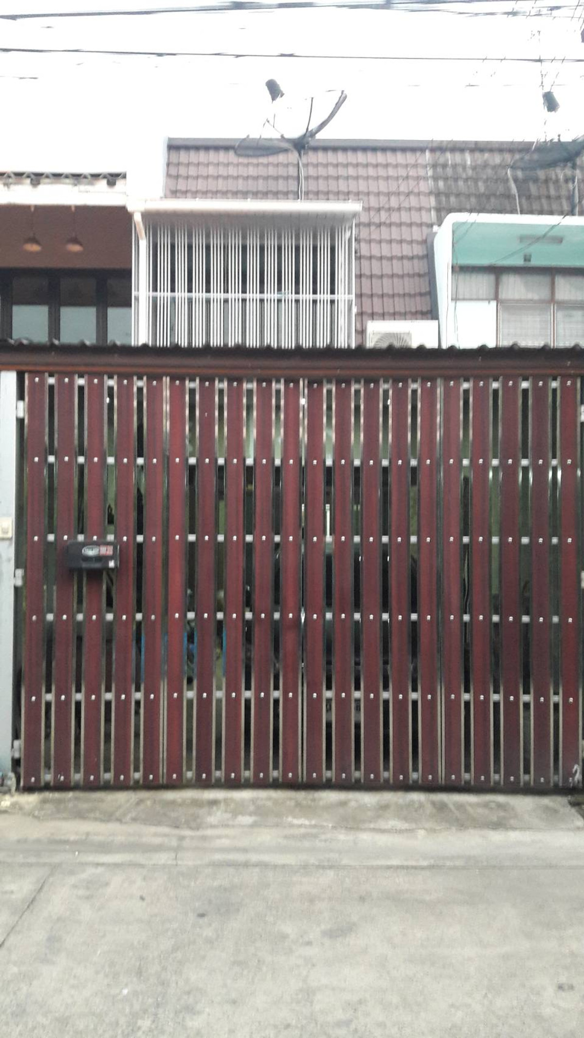 ขายทาวน์โฮมลาดพร้าว101 แฮปปี้แลนด์ : ขายทาวน์เฮ้าส์ 2 ชั้น หมู่บ้านแฮปปี้แลนด์เก่า 20 ตรว. รีโนเวทใหม่