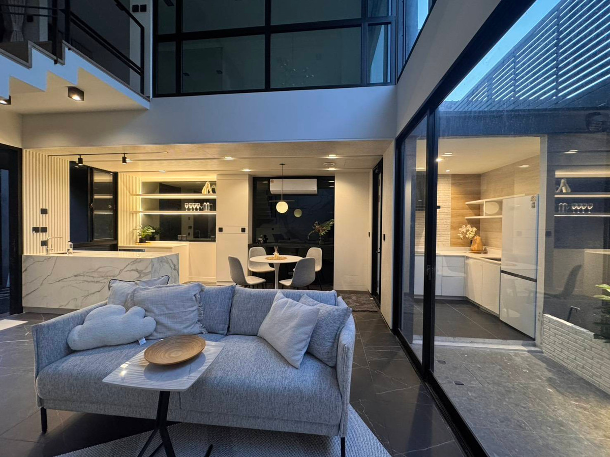 ขายทาวน์โฮมรัชดา ห้วยขวาง : Townhome for Sale Ratchada Near MRT Ratchada Fully Furnished Ready to Move In