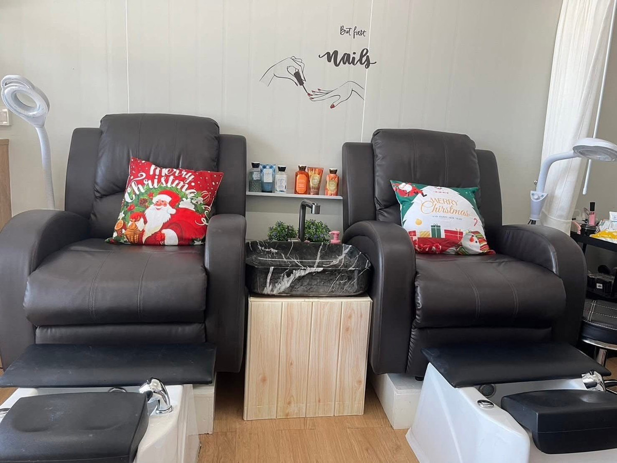 เซ้งร้านค้า/ตลาดนัดปทุมธานี รังสิต ธรรมศาสตร์ : เซ้งร้านทำเล็บ ต่อขนตา ลำลูกกา ติดถนนใหญ่ ที่จอดรถ 50+ คัน ใกล้ BTS คูคต