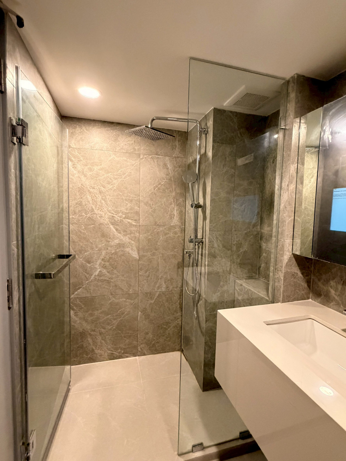 ขายคอนโดรัชดา ห้วยขวาง : 💰 โอกาสทองในการลงทุน! SOHO Bangkok รัชดา — ห้อง Duplex ปล่อยเช่าง่าย Yield ดี 💰