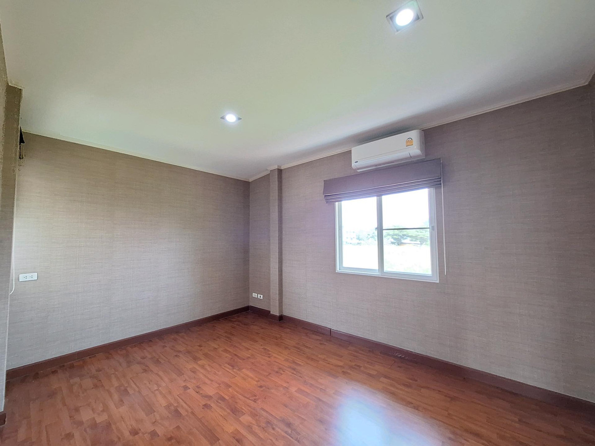 ให้เช่าบ้านมีนบุรี-ร่มเกล้า : บ้านเช่าร่มเกล้า ศุภาลัย พาร์ควิลล์ ร่มเกล้าสุวรรณภูมิ มีนบุรี 67 ตร.ว. 3 นอน ติดถนนร่มเกล้า เข้ามาเพียง 250 เมตร