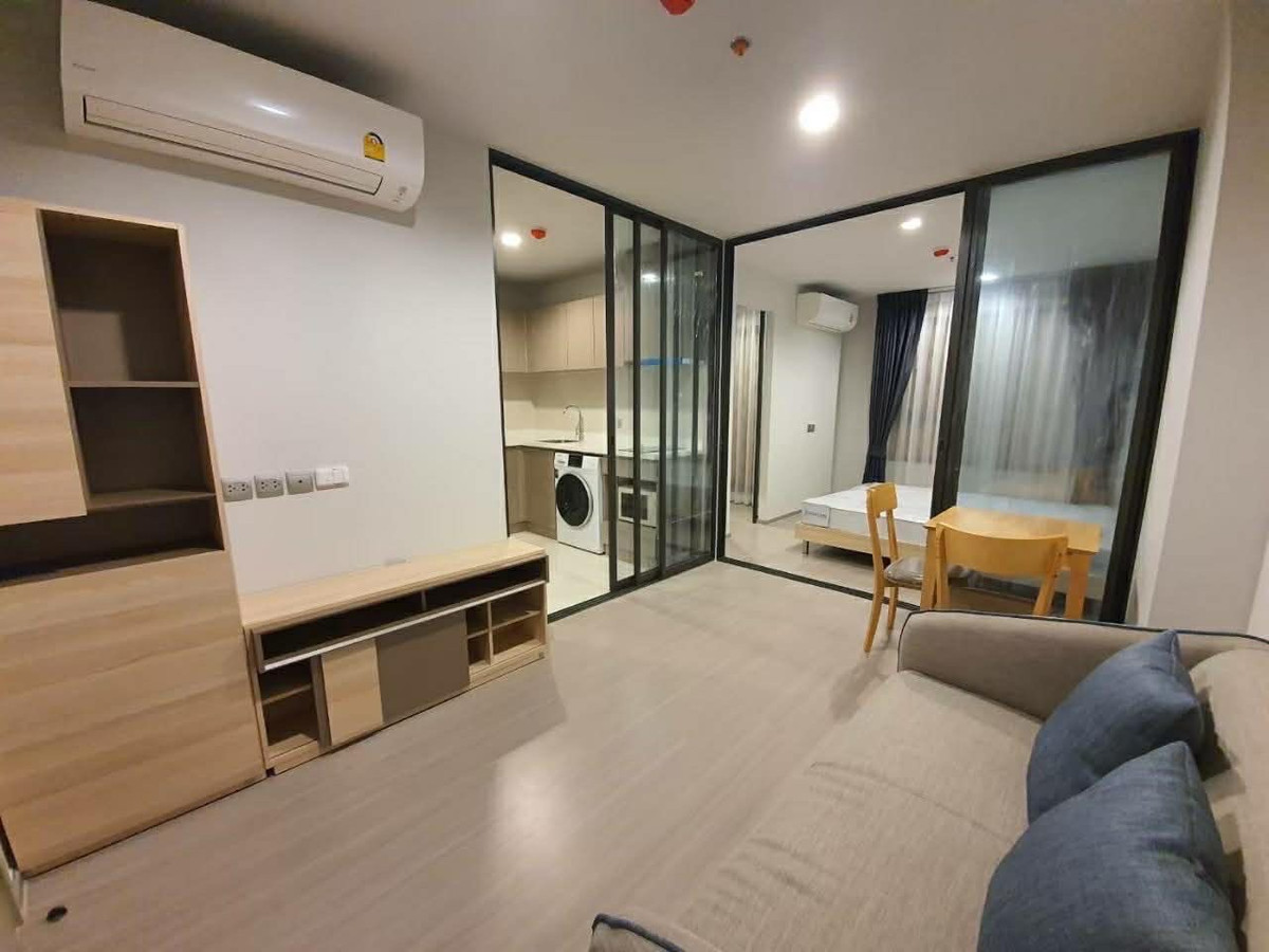 For RentCondoLadprao, Central Ladprao : 💥Urgent for rent‼️Condo Life Ladprao 
🏢Opposite Central Ladprao | 🔥 18,500.- baht/month Line : @area211 (with @ in front)
🚈 Next to 2 electric train lines 🟢BTS Lat Phrao Intersection 🔵MRT Phahon Yothin