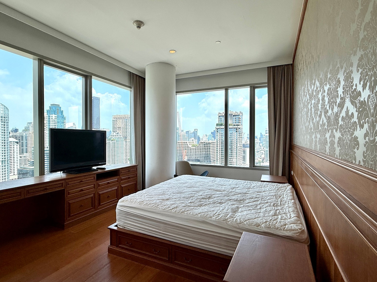 ให้เช่าคอนโดวิทยุ ชิดลม หลังสวน : คอนโด super luxury 3 ห้องนอน บนถนนราชดำริ 