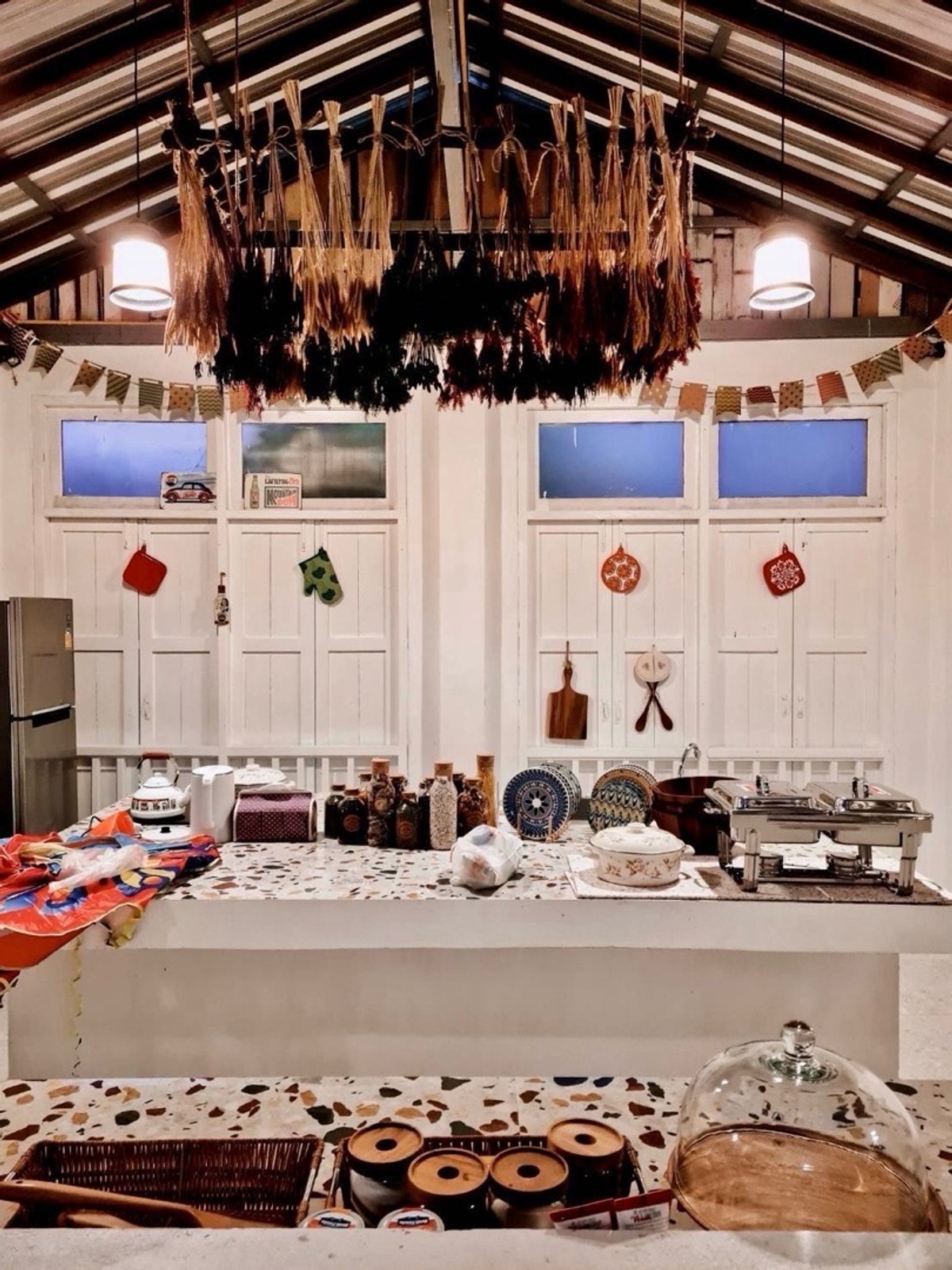 ขายกิจการโรงแรม & กิจการอพาร์ตเมนต์สระบุรี : ขายบ้านเดี่ยว/รีสอร์ท พร้อมที่ดิน 10ไร่ วิวภูเขา เหมาะทำโรงแรม รีสอร์ท โฮมสเตย์ พูลวิลล่า Air bnb วังม่วง สระบุรี แต่งสวยจัด น่าลงทุนมาก ขายถูก