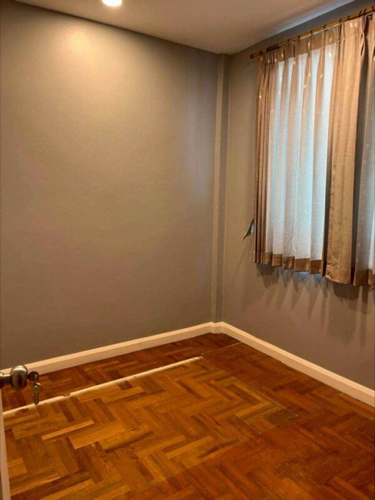 ให้เช่าทาวน์โฮมรัชดา ห้วยขวาง : ให้เช่า Townhome อยู่เจริญรัชดาซอย 3 🏜🎡🚆Yu Charoen Ratchada Soi 3 連棟別墅出租