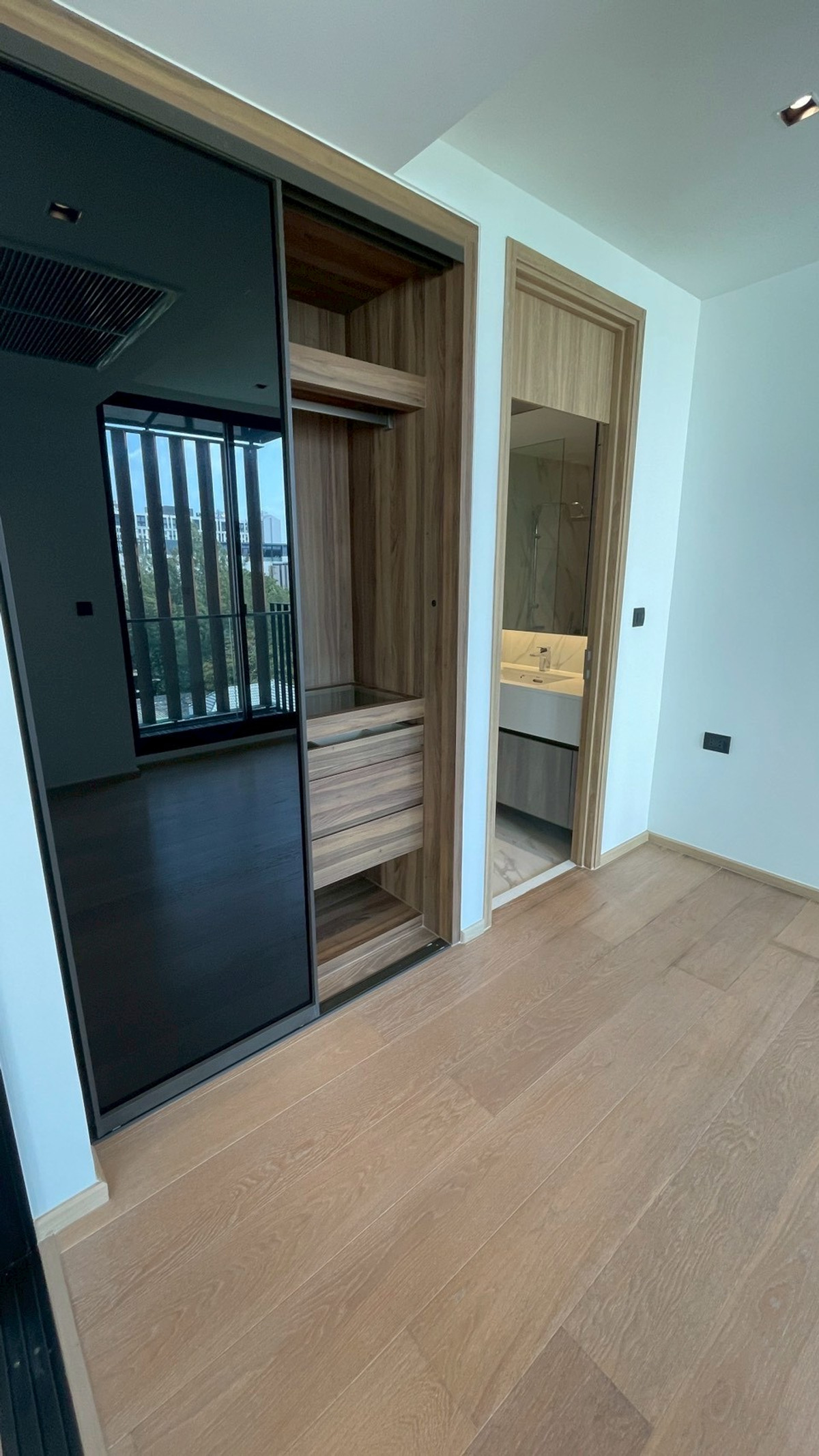 For RentCondoSukhumvit, Asoke, Thonglor : ✨ GT16262 | Empty room for rent at Chalermnit Art De Maison, convenient travel, rooms go very quickly!!