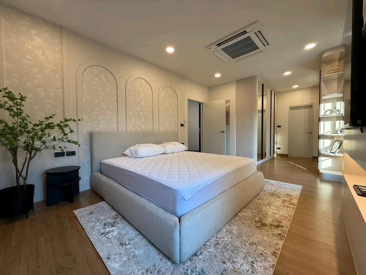 ให้เช่าบ้านบางนา แบริ่ง ลาซาล : ปล่อยเช่า บ้านเซนโทร บางนา แปลงที่ดินเยอะ ตกแต่งจัดเต็ม 