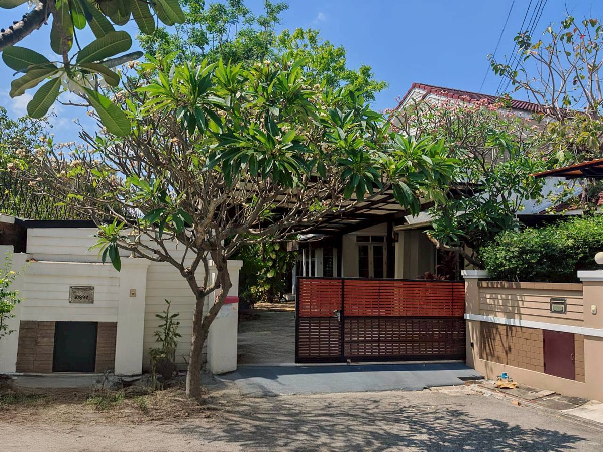 ขายบ้านลาดกระบัง สุวรรณภูมิ : 🏡 ขายบ้านเดี่ยว หมู่บ้านมัณฑนา วงแหวน-พระราม 9 บ้านสวย บรรยากาศร่มรื่น สไตล์บ้านสวน พื้นที่ใหญ่ หาไม่ได้แล้ว!