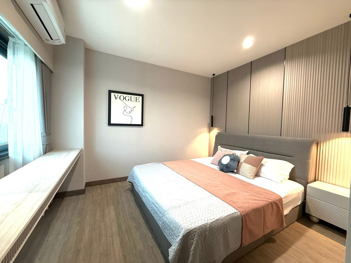 For RentHouseBangna, Bearing, Lasalle : FOR Rent Baan Klang Muang The Edition Bangna Phase 2, garden view in front of the project, 4 bedrooms, pets accepted.