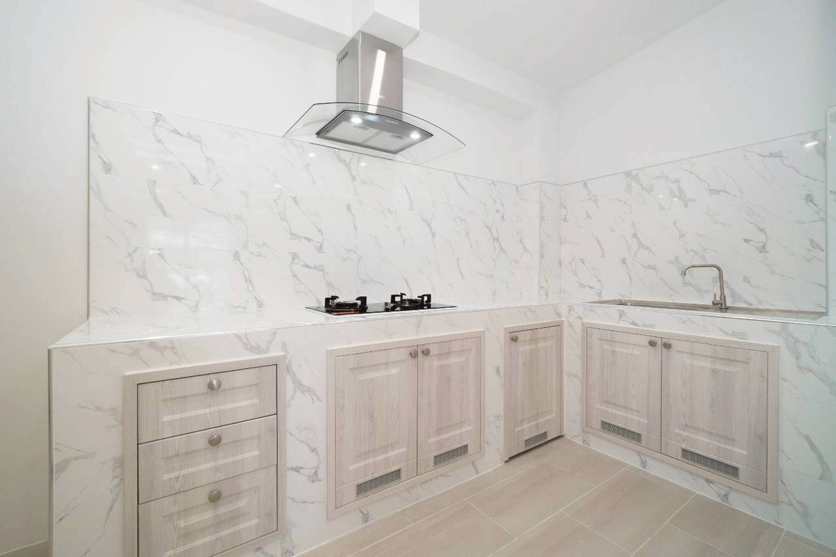 ขายทาวน์โฮมลาดกระบัง สุวรรณภูมิ : 🏡 NEW LISTING | เตรียมรีโนเวท ✨ทิศตะวันออก หลังริม วิวสวน + ไม่ชนใครทั้งหน้า–หลัง! “ซอยต้น + โล่งจริง + เป็นส่วนตัวสุดในโครงการ” ✨