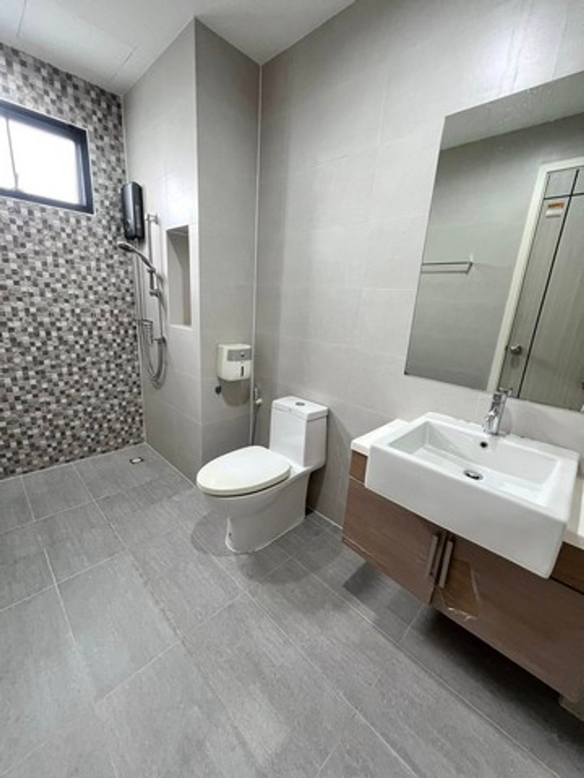 ให้เช่าทาวน์โฮมรัชดา ห้วยขวาง : HR3360ให้เช่าทาวน์โฮม 3 ชั้น หลังมุม | สิริเฮ้าส์ รัชดา 18 (SIRIHOUSE)  แต่งเฟอร์ฯ ใหม่ทั้งหลัง! พร้อมเข้าอยู่ทันที | ใจกลางรัชดา-ลาดพร้าว-เหม่งจ๋าย