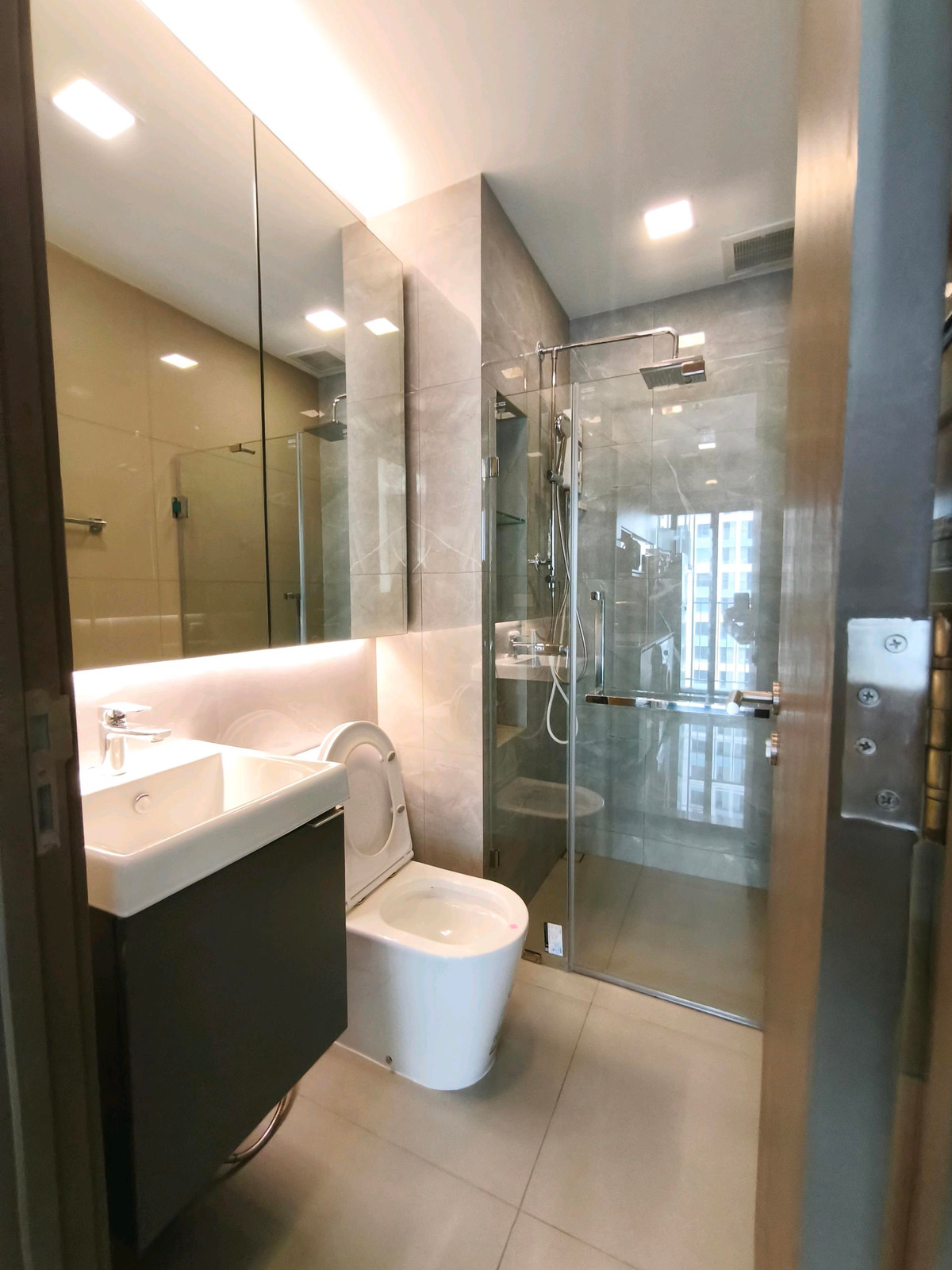 ให้เช่าคอนโดสะพานควาย จตุจักร : 💞15,000฿💞𝐓𝐡𝐞 𝐏𝐫𝐢𝐯𝐚𝐜𝐲 𝐉𝐚𝐭𝐮𝐣𝐚𝐤 เดอะไพรเวซี่ จตุจักร 28 ตร.ม. ชั้น 21 ว่างพร้อมเข้าพักได้เลย 🏢✨ ห้องสวยสภาพดี 

นัดชมห้องจริงได้ทุกวัน 
 : 𝗜𝗗 𝗟𝗜𝗡𝗘 : @bbcondo88