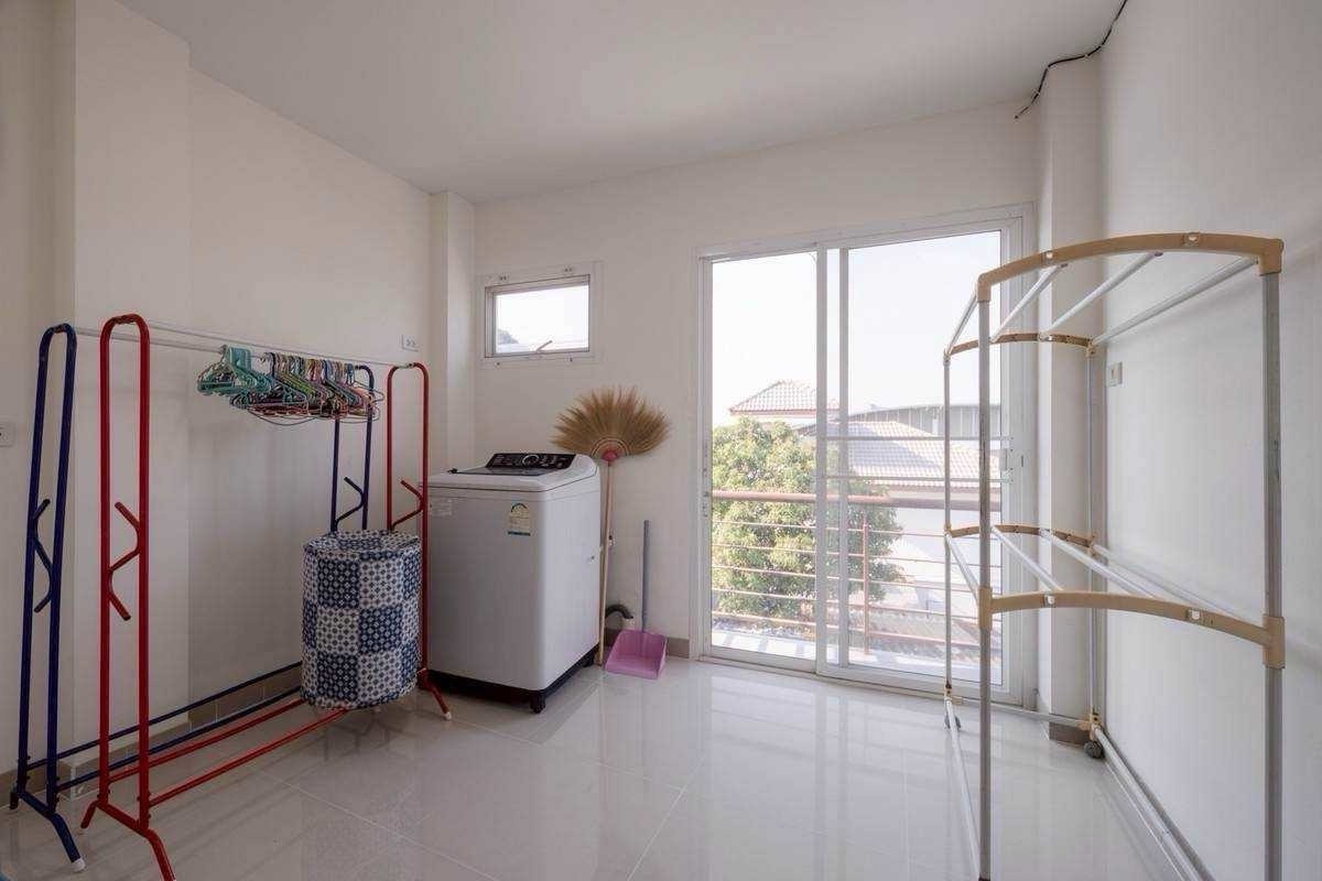 ให้เช่าทาวน์โฮมลาดพร้าว101 แฮปปี้แลนด์ : ให้เช่า Townhome บ้านบดินทร์ลาดพร้าว112 🌲🔆🔆 联排别墅出租，Baan Bodin Ladprao 112。