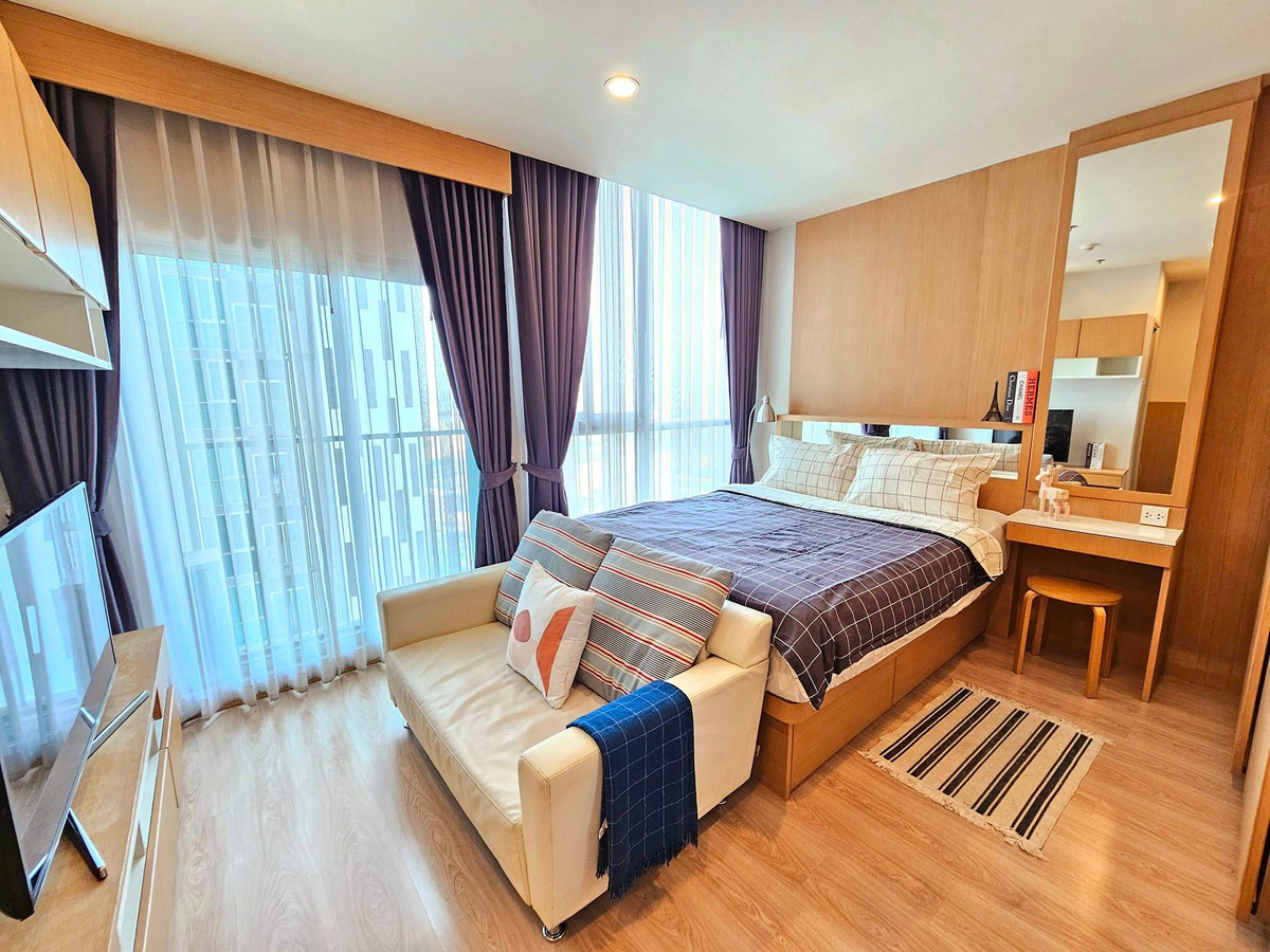 For RentCondoRatchadapisek, Huaikwang, Suttisan : +++Urgent rent+++ NOBLE REVOLVE RATCHADA ** Studio room size 24 sq m, ready to move in!!