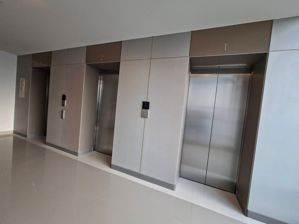 For RentCondoSamut Prakan,Samrong : Urgent for rent, low price 10,000 baht, next to Thippawan MRT, ready to move in, get 6 months, Knightsbridge Sukhumvit Theparak 089-6620022