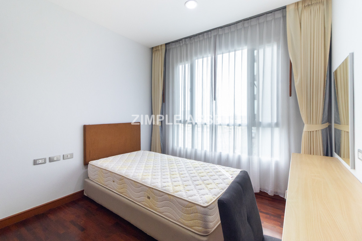 For RentSukhumvit, Asoke, Thonglor : Line ID: @zimple_asset Luxury aprtment in center of sukhumvit. Offering premium facilities for an elevated living experience. Surrounded by leading shopping malls in a prime location.