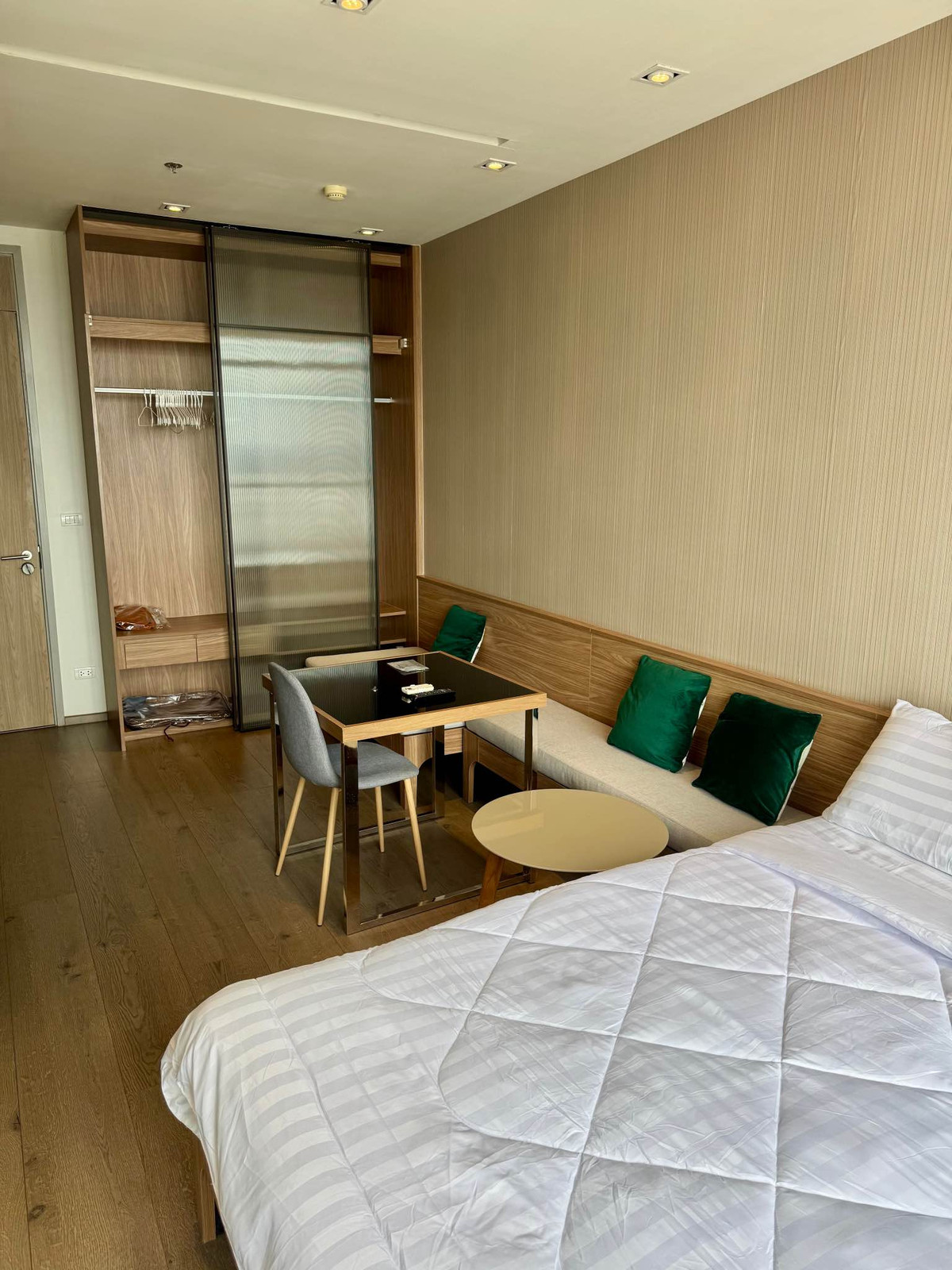 ให้เช่าคอนโดสุขุมวิท อโศก ทองหล่อ : For Rent Park Origin Phrom Phong | 20,000/Month (Sukhumvit 24)