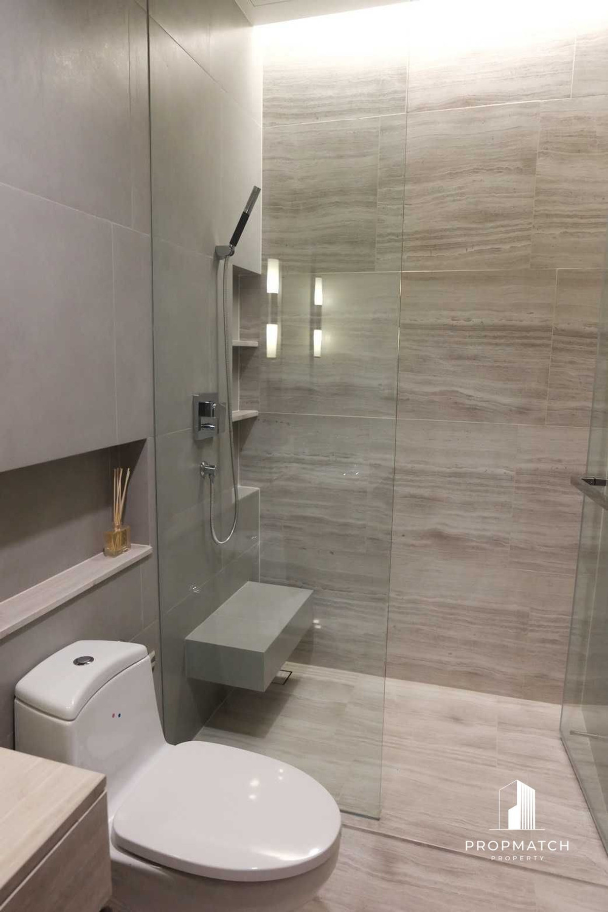 ขายคอนโดสาทร นราธิวาส : ⚡️ราคาดีที่สุด⚡️ The Diplomat Sathorn 🔥45 Sqm 1B1B🔥7,990,000 💫สนใจติดต่อ พัตเตอร์ 0928895628 line: plustor_ss