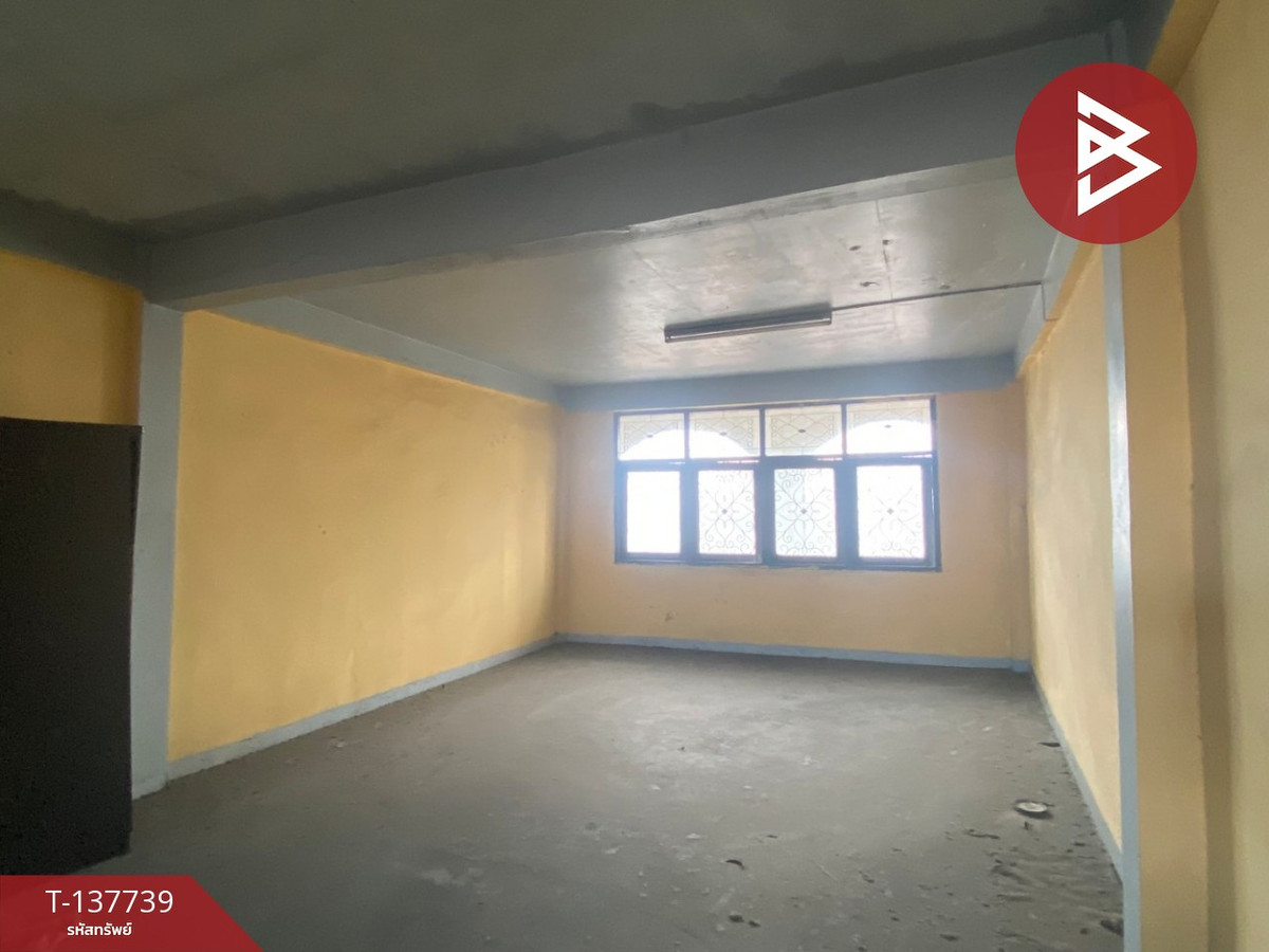 For SaleShop HouseBang kae, Phetkasem : 4-story commercial building for sale, area 24.1 sq m, Bangkok, next to Phetkasem Road, near MRT Bang Khae.