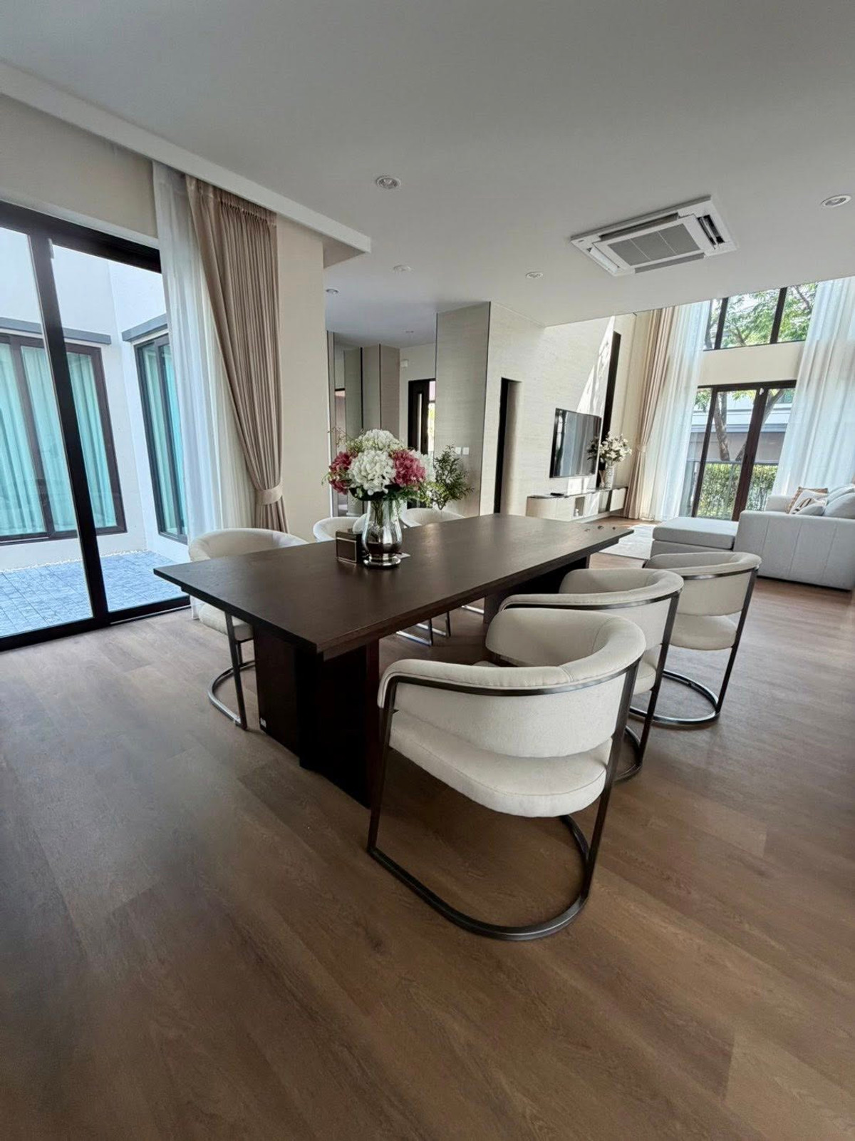 ให้เช่าบ้านบางนา แบริ่ง ลาซาล : (ให้เช่า) ** บ้านเดี่ยว วีวัลดี บางนา VIVALDI Bangna บ้านหรูพร้อมคอร์ทยาร์ดส่วนตัว ใกล้ Mega บางนา **