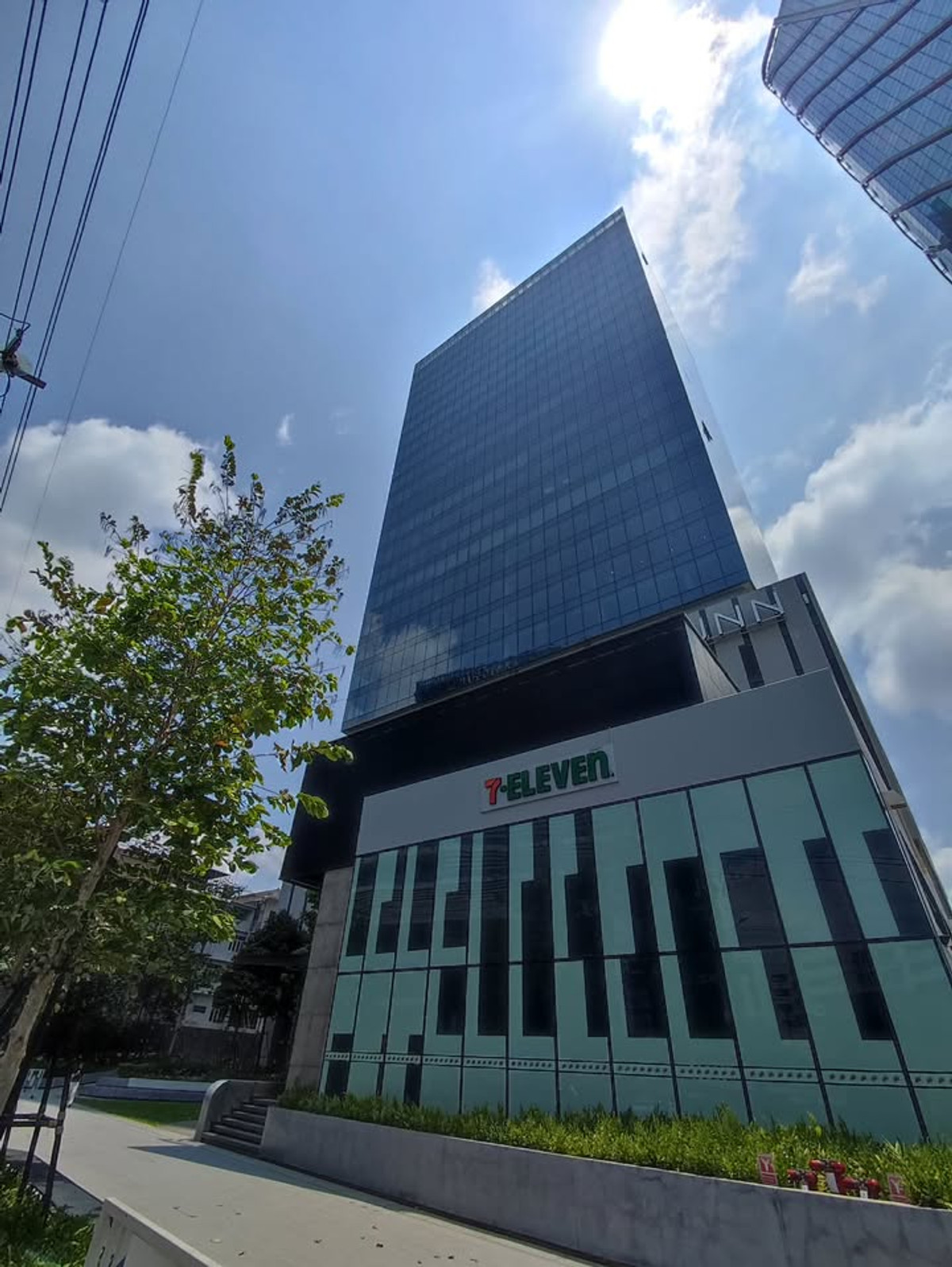 ให้เช่าสำนักงานคลองเตย กล้วยน้ำไท : ✅เซอร์วิซออฟฟิศ สำนักงานให้เช่า พระราม4 คลองเตย อาคาร ปัน ทาวเวอร์ ( PUNN TOWER ) พื้นที่ขนาด 41 - 99 ตร.ม. ราคาเช่าเริ่มต้นที่ 1,200 บาท/ตารางเมตร Fully Furnished ตกแต่งพร้อม ใกล้รถไฟฟ้าใต้ดิน MRTคลองเตย ย่านคลองเตย, พระราม4, ลุมพินี, ศูนย์ประชุมแห่งชาติ