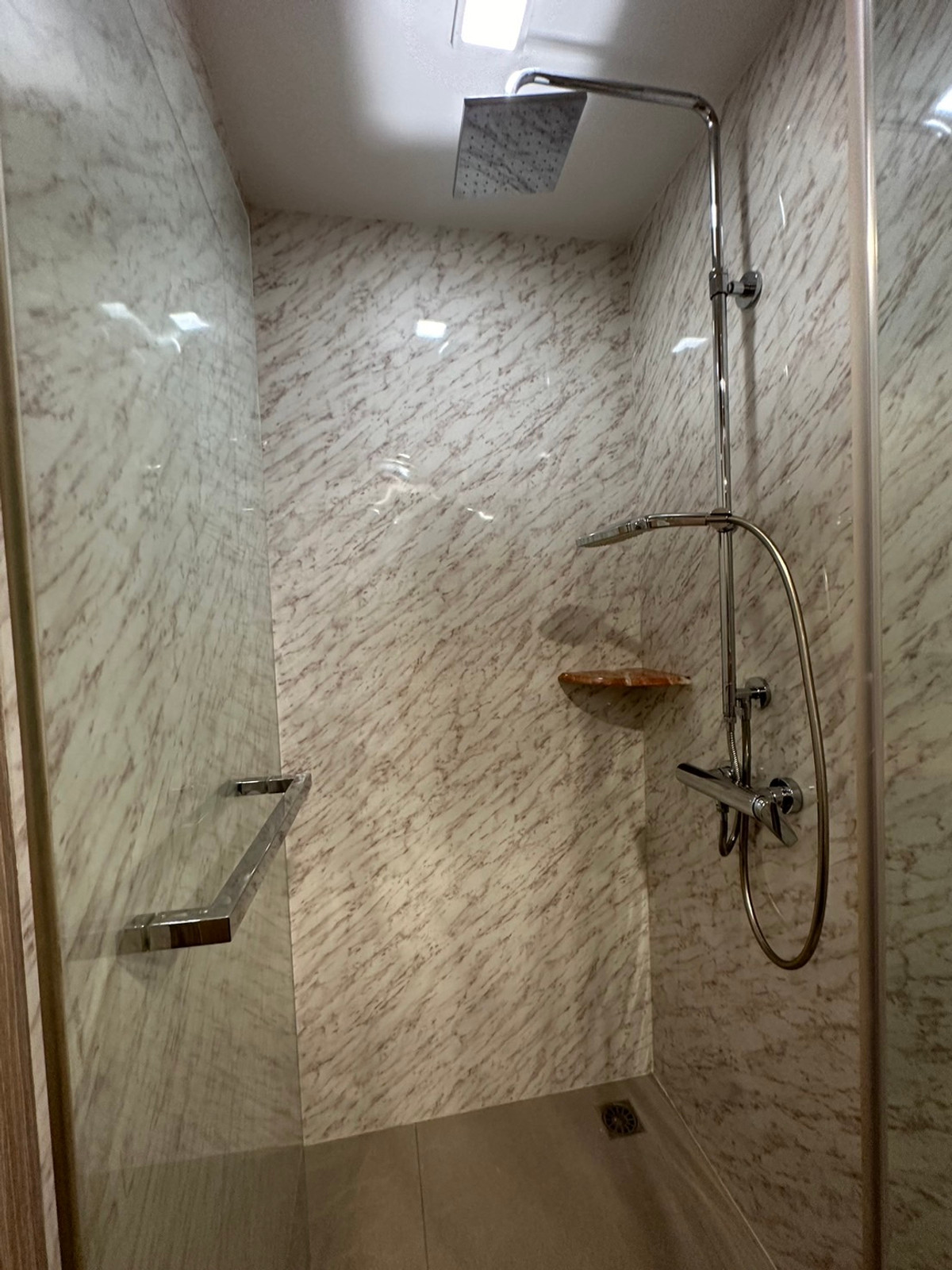 For RentCondoOnnut, Udomsuk : Hot Deal! 3BR Luxury Condo @ Wishdom Connect Sukhumvit | 128 sqm | High Floor | 120,000 THB