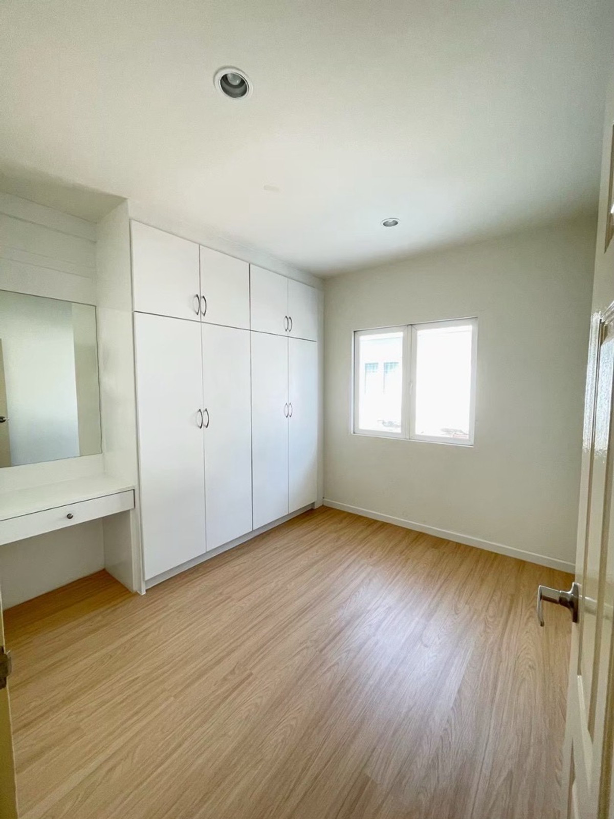 ให้เช่าทาวน์โฮมวิภาวดี ดอนเมือง หลักสี่ : Ⓜ️ให้เช่าทาวโฮมส์ 2 ชั้น มบ.เมอร์ริทแกรนด์ 2   ถ.เทิดราชัน 1  ใกล้ดอนเมือง