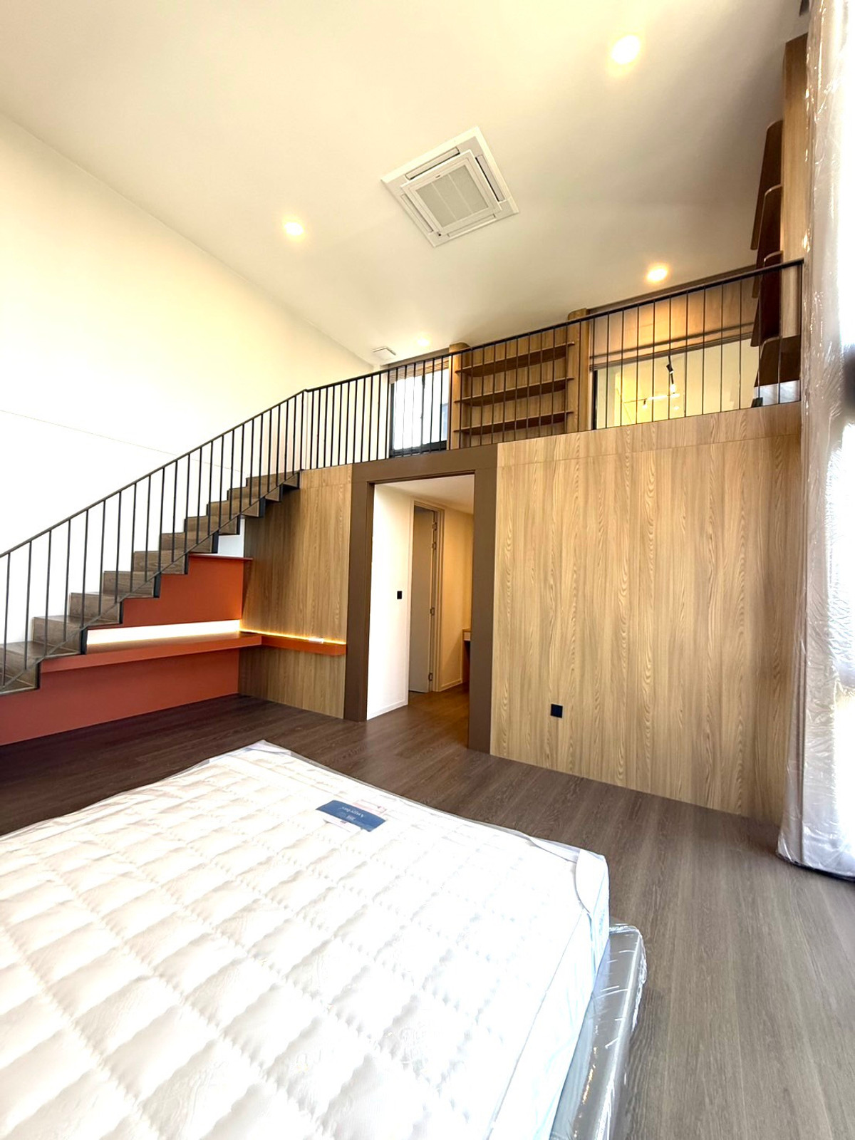 For SaleHousePattanakan, Srinakarin : House for sale VIVE New Krungthepkreetha has a private pool, private elevator, parking for 4 cars+