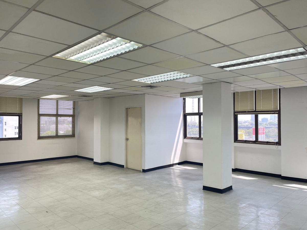 For RentShop HouseRama9, Petchburi, RCA : For rent, 6-story office building in the heart of the city, Rama 9, suitable for an office / warehouse / clinic.