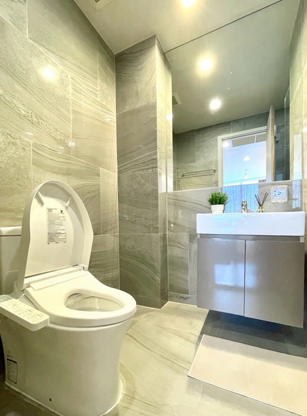 ให้เช่าคอนโดสุขุมวิท อโศก ทองหล่อ : 🌇IDEO Q Sukhumvit36 ห้องใหม่แกะกล่อง ตกแต่งสวยพร้อมเข้าอยู่ นัดชม 📲 095-9299924 (K.เบนซ์) 