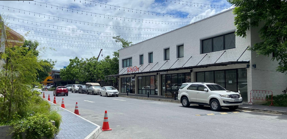 For RentRetail SpaceSamut Prakan,Samrong : Shop for rent, good location, next to the main road, Bangna-Trad, located in the ATT U PARK BANGNA project, km. 12.