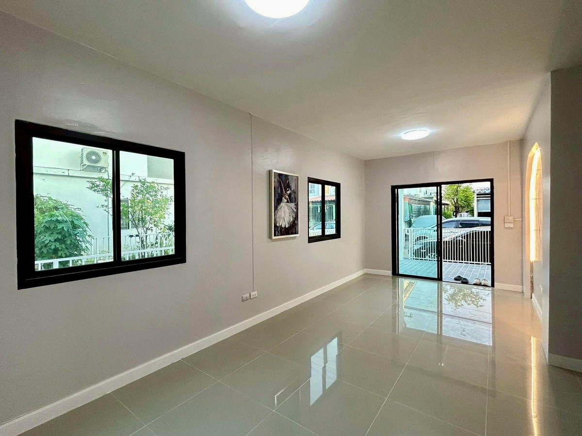 ขายทาวน์โฮมปทุมธานี รังสิต ธรรมศาสตร์ : ขายทาวน์เฮาส์พฤกษา 64/2 คลองสาม หลังมุม 24 ตร.ว. แต่งใหม่พร้อมอยู่ ฟรีโอน