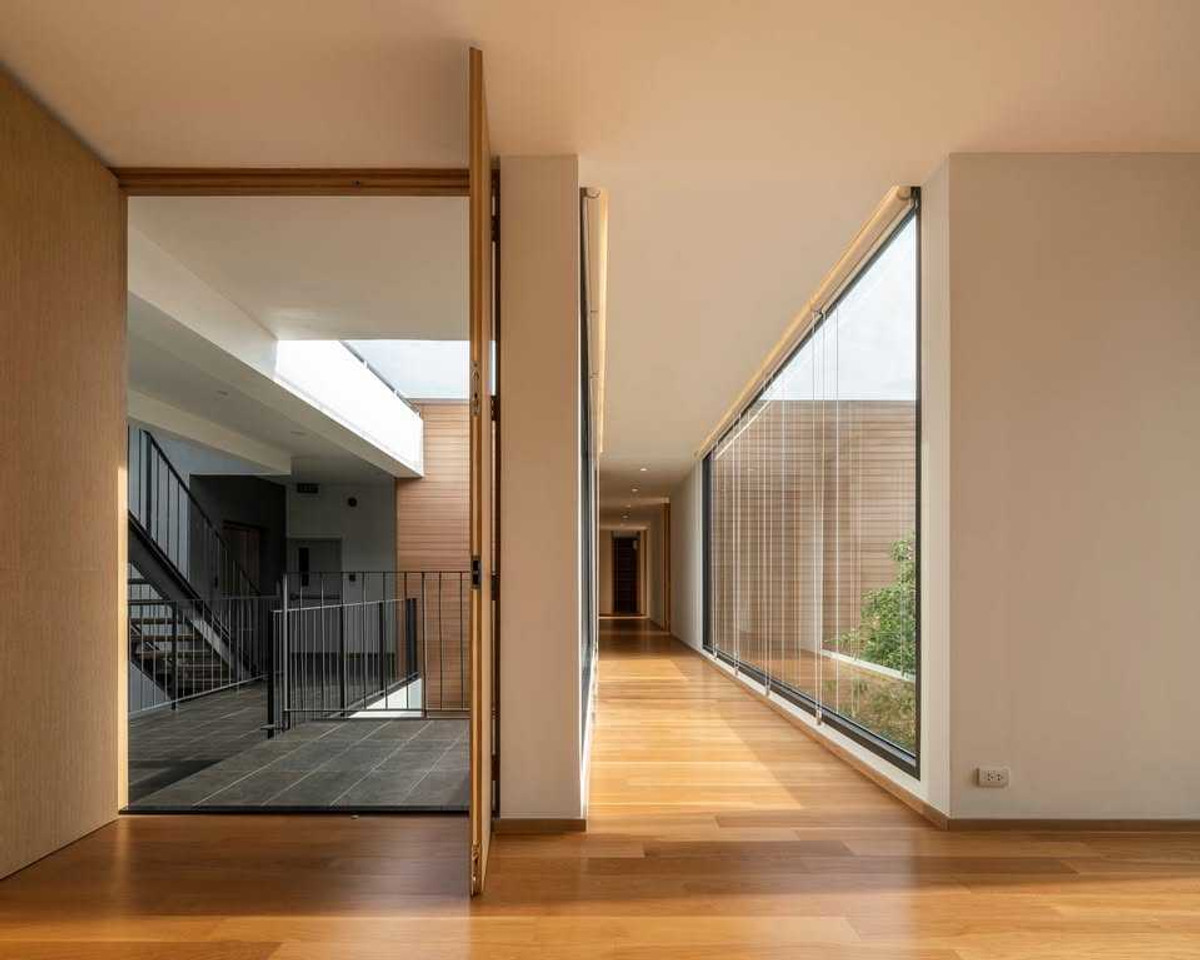 For RentSukhumvit, Asoke, Thonglor : Apartment for Rent at Vana Residences Sukhumvit 26 Please call: 062-496-6454