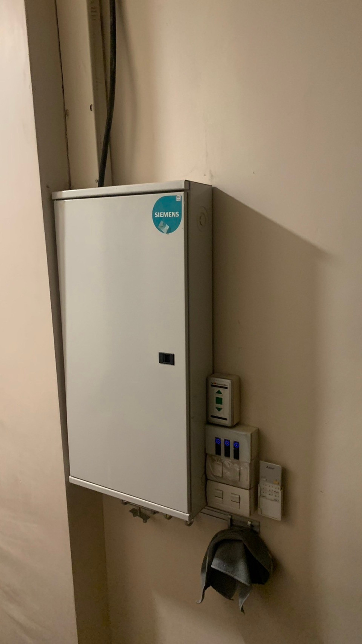 Shop HouseWongwianyai, Charoennakor : Shophouse for sale, Charoen Nakhon 18, commercial building, 1 unit, 4 floors + roof deck, steel frame, 300 sq m., 15 sq m, Khlong San, BTS Krung Thon Buri, iconsiam, Sena Fest, Renovated already.