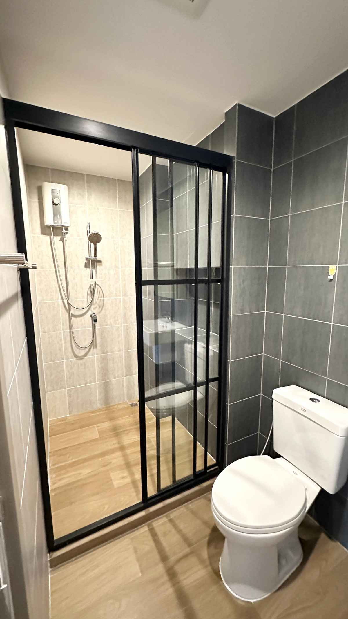 ขายคอนโดพระราม 9 เพชรบุรีตัดใหม่ RCA : THE BASE Garden - Rama 9 / 2 Bedroom (FOR SALE), เดอะ เบส การ์เดน - พระราม 9 / 2 ห้องนอน (ขาย) TARN309