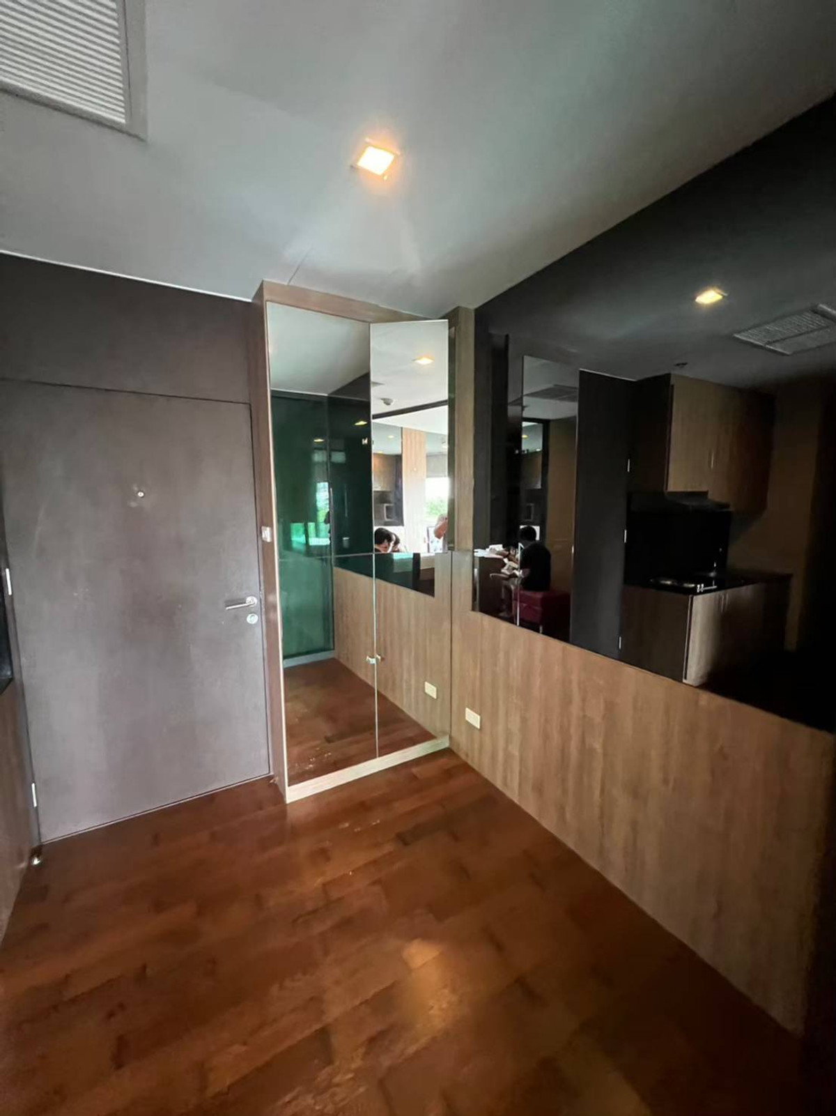 ให้เช่าคอนโดสุขุมวิท อโศก ทองหล่อ : ด่วน! ให้เช่า คอนโด Noble Remix 1 ห้องนอน ห้องสวย ราคาพิเศษ ใกล้ BTS ทองหล่อ