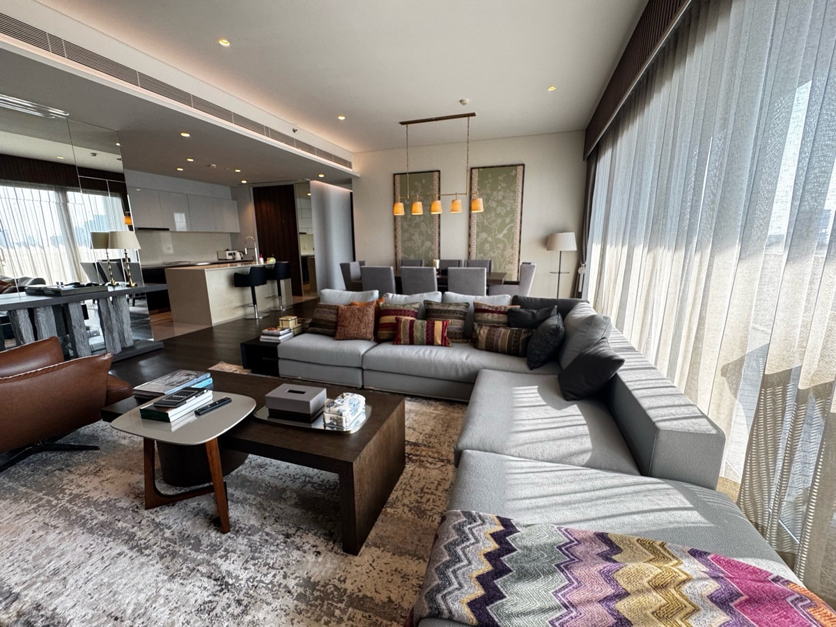 ให้เช่าคอนโดสุขุมวิท อโศก ทองหล่อ : 🏙 𝑭𝒐𝒓 𝒓𝒆𝒏𝒕 3 bedrooms @ 𝑻𝒆𝒍𝒂 𝑻𝒉𝒐𝒏𝒈𝒍𝒐𝒓 | 𝑼𝒍𝒕𝒓𝒂 𝒍𝒖𝒙𝒖𝒓𝒚 𝒊𝒏 𝒕𝒉𝒆 𝒎𝒊𝒅𝒅𝒍𝒆 𝒉𝒆𝒂𝒓𝒕 𝒐𝒇 𝑻𝒉𝒐𝒏𝒈𝒍𝒐𝒓 