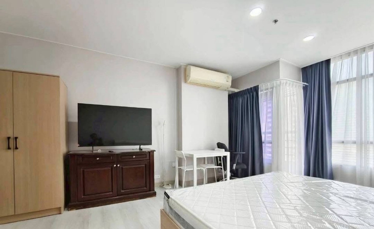 For RentCondoRatchathewi,Phayathai : ★ Phayathai Place ★ 30 sq m, 17th floor (studio), ★ Near BTS Phayathai and Airport Link Phayathai ★ Near Siam Paragon, Siam Square ★ Numerous amenities ★ Fully equipped with electrical appliances ★