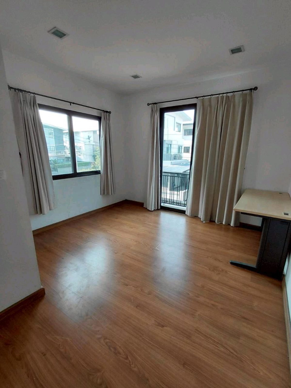 ให้เช่าบ้านนวมินทร์ รามอินทรา : 🏡 ให้เช่า โกลเด้นท์ เพรสทีช สุขาภิบาล5 พร้อมเข้าอยู่