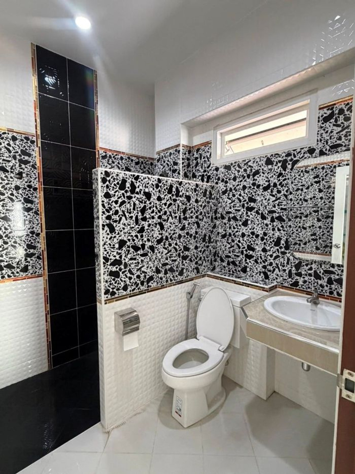 ให้เช่าบ้านระยอง : บ้านให้เช่าหมู่บ้านเพอร์เฟคโฮม (เนินสำลี) ระยอง เฟอร์ครบ พร้อมอยู่