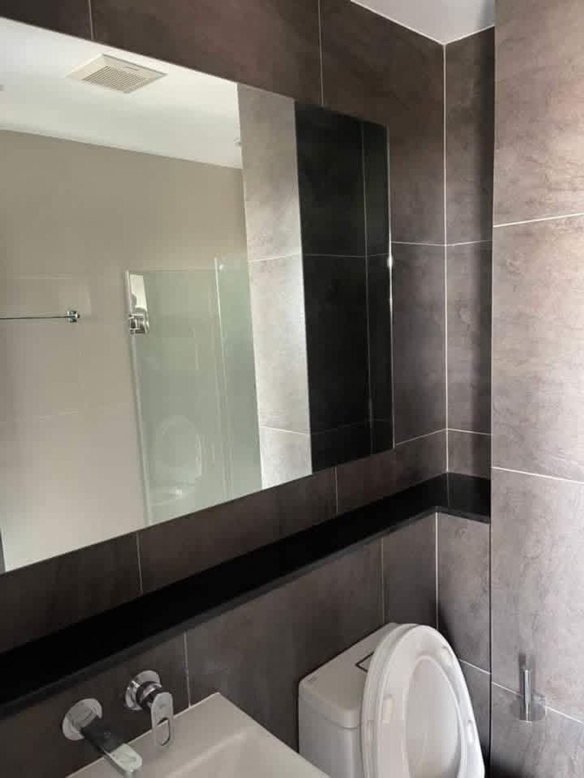 ขายคอนโดปิ่นเกล้า จรัญสนิทวงศ์ : ขาย 𝐔𝐫𝐛𝐚𝐧𝐨 𝐑𝐚𝐣𝐚𝐯𝐢𝐭𝐡𝐢 (เออร์บาโน่ ราชวิถี) ชั้น21 ราคาดี 3.1 ลบ. (ผ่อนตรงกับเจ้าของได้ 1ปี) ห่างจาก MRT สิรินธร 100 เมตร  (31 Sq.m. 1BR & 1Bath) --- Agent Top 084-8751655