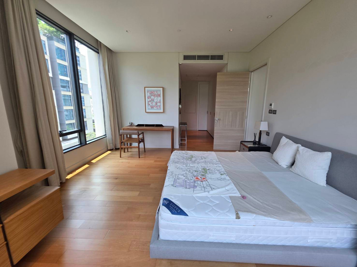 For RentCondoWitthayu, Chidlom, Langsuan, Ploenchit : Sindhorn Residence: 75sqm. 1bed 1bath 75,000/mth. Rare Corner unit Am: 0656199198