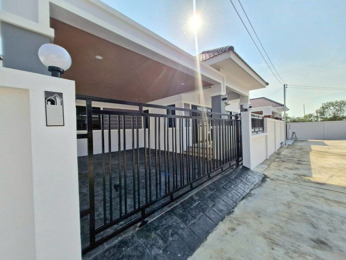 ขายบ้านพัทยา บางแสน ชลบุรี สัตหีบ : บ้านเดี่ยวทุ่งกลมตาลหมัน / 3 ห้องนอน (ขาย), Single House Thung Klom Tanman / 3 Bedrooms (FOR SALE) AM105