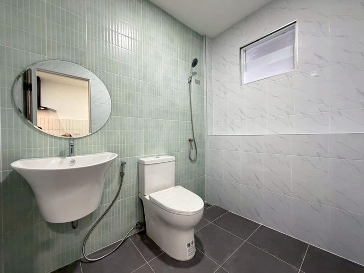 ขายทาวน์โฮมเกษตรศาสตร์ รัชโยธิน : ขายทาวน์โฮม 2 ชั้น โครงการเฟิสท์โฮม วัชรพล (First Home Watcharapol) ขนาด 18 ตารางวา 2 ห้องนอน ซอยวัชรพล1 แขวงท่าแร้ง เขตบางเขน กรุงเทพมหานคร