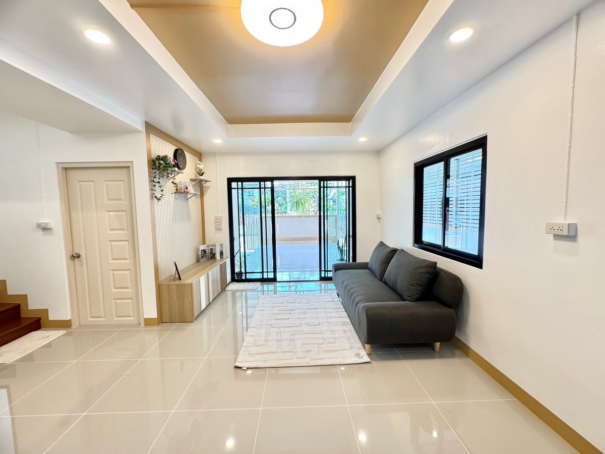 ขายนนทบุรี บางใหญ่ บางบัวทอง : ขายบ้านแฝดพฤกษา 19 วัดลาดปลาดุก 35 ตร.ว. หน้ากว้าง 10 ม. จอดรถ 3 คัน ฟรีโอน