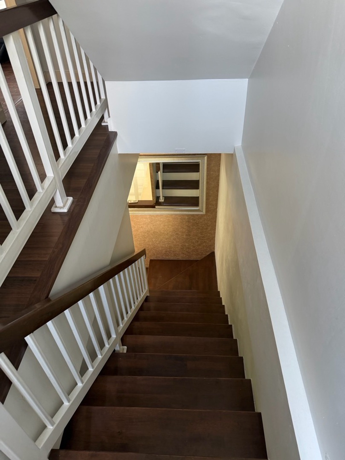 For RentTownhomePattanakan, Srinakarin : Townhome for rent, Town Avenue Rama 9, near Market Place Krungthep Kreetha, just 4 minutes.