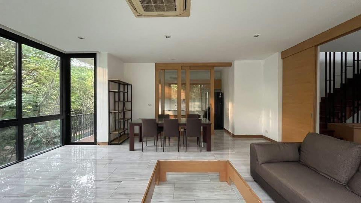 For RentHome OfficeRatchadapisek, Huaikwang, Suttisan : ᚱ For rent ✅ Company registration possible Townhome 🔥5 bedrooms 350 sq m.🔥 Huai Khwang | Meng Chai near KIS International School