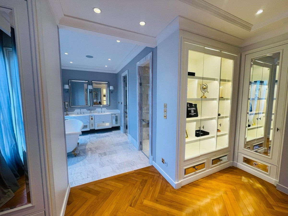 For RentHouseSukhumvit, Asoke, Thonglor : ✨For Sale and Rent luxury house Pool Villa 4+3 living rooms, 6 bathrooms. 864sq.m.Classic European style Sukhumvit 63 (Ekkamai 28)✨