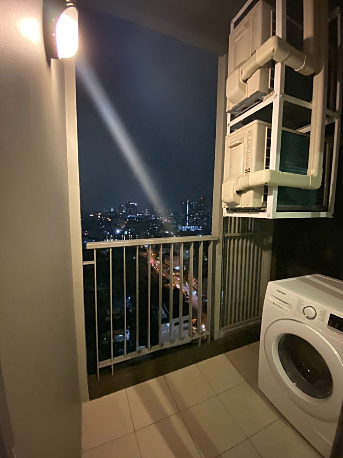 For RentCondoThaphra, Talat Phlu, Wutthakat : ⭐️ Aspire Sathorn - Ratchaphruek ⭐️1 bedroom, 1 bathroom, beautifully decorated room. There are electrical appliances ready.