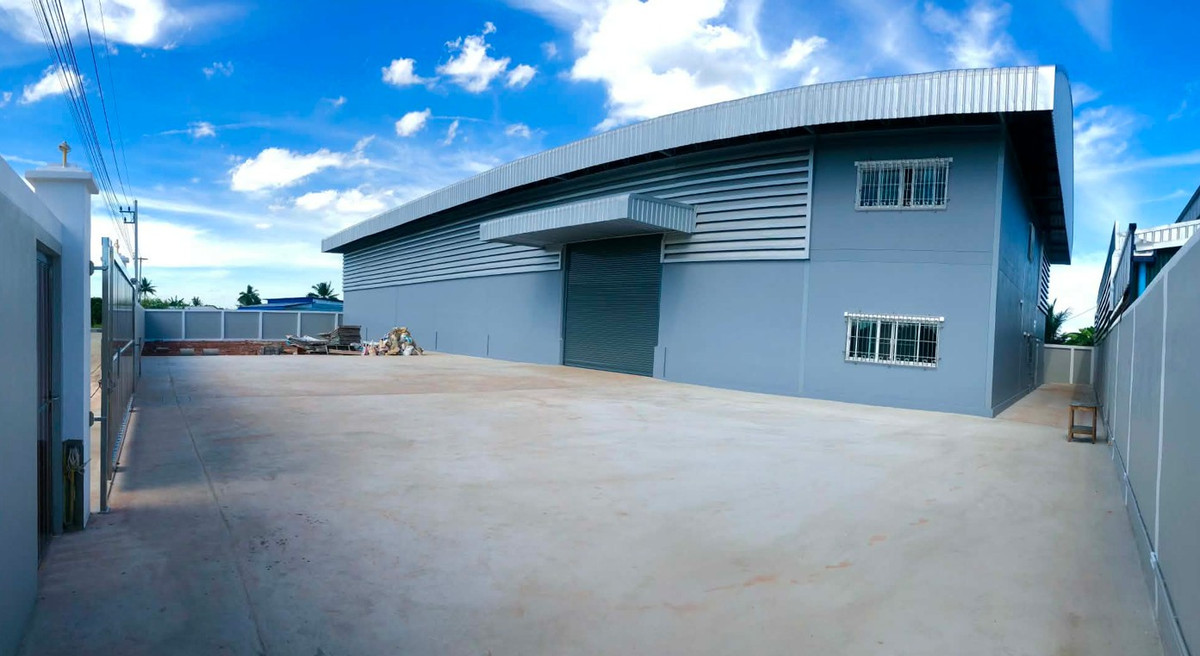 For RentWarehouseMahachai Samut Sakhon : For Rent, Warehouse + Office 🟪Purple Zone 📐️Usable area 700 sqm. 📍Krathum Baen, Samut Sakhon